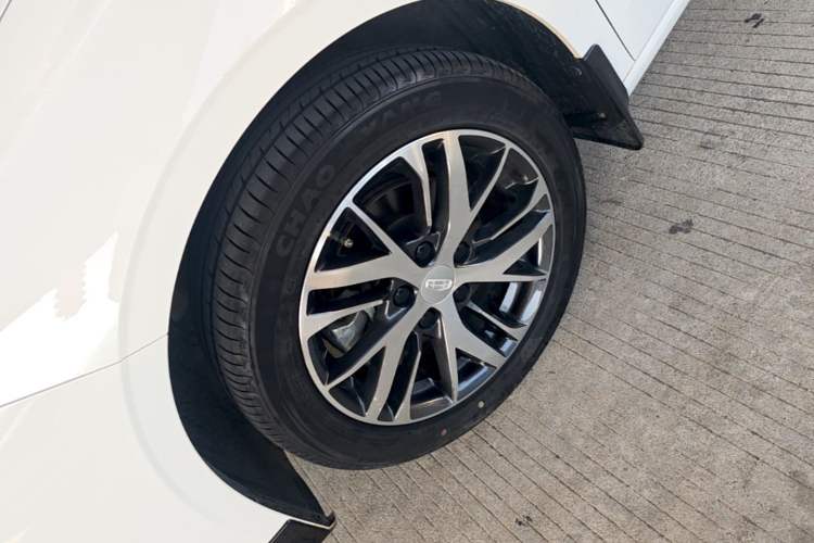 Used Geely Auto Emgrand 2022 4th Generation 1.5L CVT Elite Model Left Front Wheel Hub