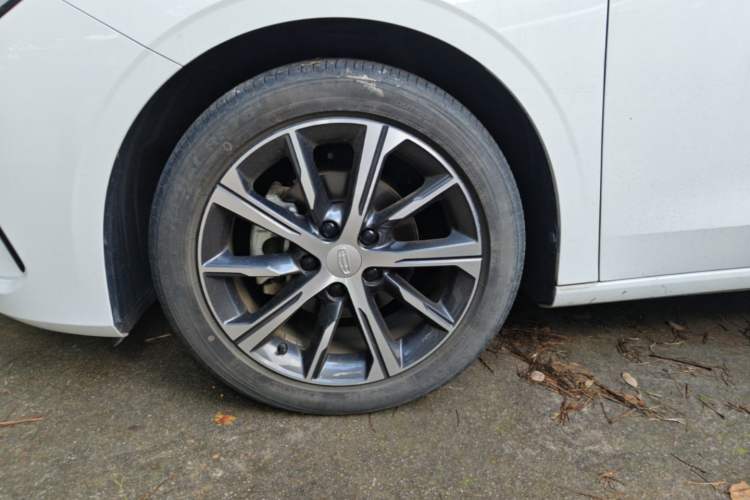 Used Geely Auto Emgrand 2022 4th Generation 1.5L CVT Luxury Model Left Front Wheel Hub