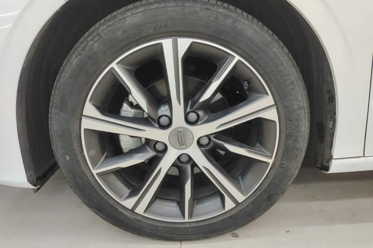 Used Geely Auto Emgrand 2022 4th Generation 1.5L CVT Luxury Model Left Front Wheel Hub
