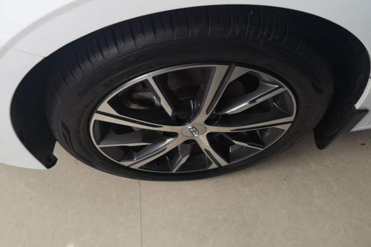 Used Geely Auto Emgrand 2022 4th Generation 1.5L CVT Luxury Model Left Front Wheel Hub