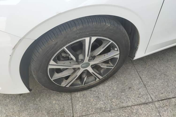 Used Geely Auto Emgrand 2022 4th Generation 1.5L CVT Luxury Model Left Front Wheel Hub