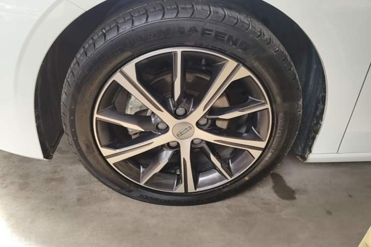 Used Geely Auto Emgrand 2022 4th Generation 1.5L CVT Luxury Model Left Front Wheel Hub