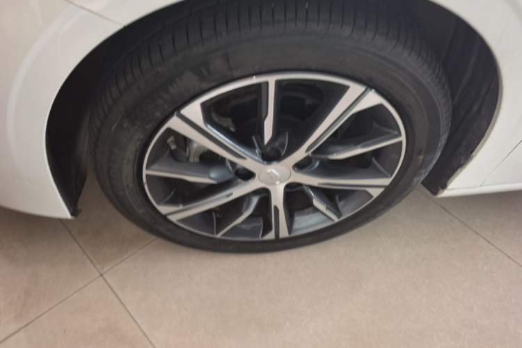 Used Geely Auto Emgrand 2022 4th Generation 1.5L CVT Luxury Model Left Front Wheel Hub