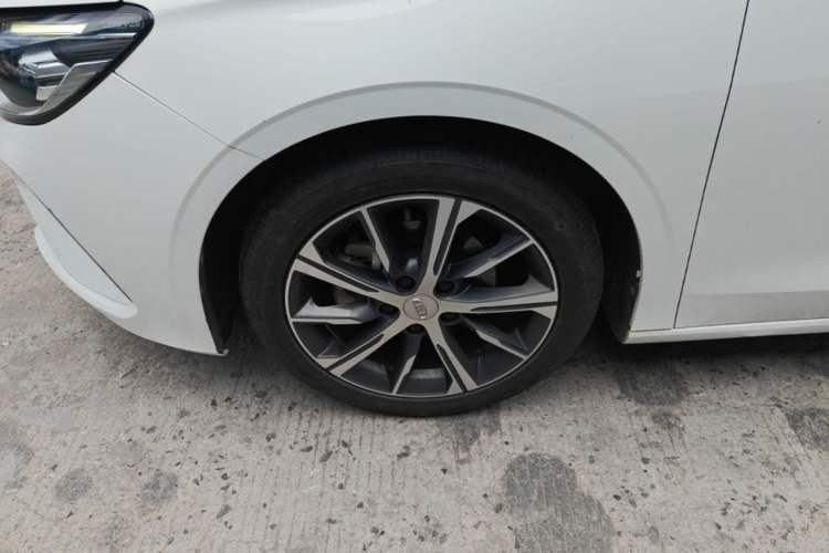Used Geely Auto Emgrand 2022 4th Generation 1.5L CVT Luxury Model Left Front Wheel Hub