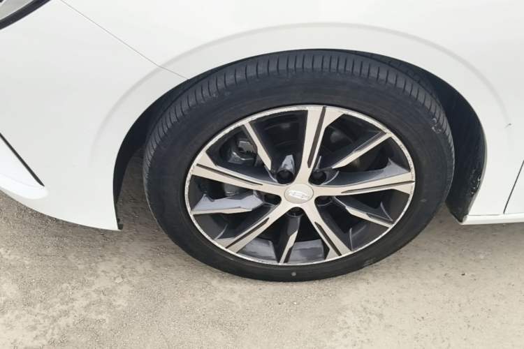 Used Geely Auto Emgrand 2022 4th Generation 1.5L CVT Luxury Model Left Front Wheel Hub