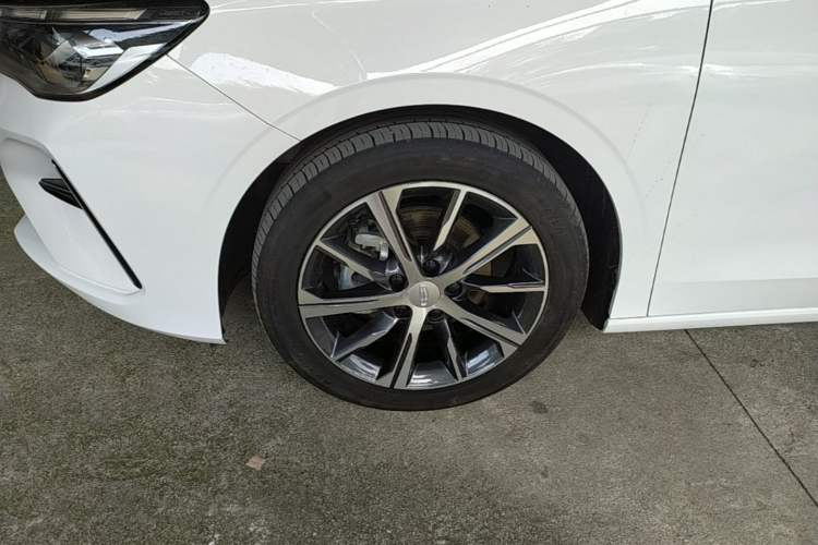 Used Geely Auto Emgrand 2022 4th Generation 1.5L CVT Luxury Model Left Front Wheel Hub