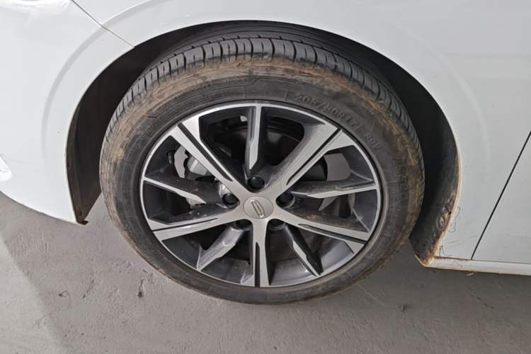 Used Geely Auto Emgrand 2022 4th Generation 1.5L CVT Luxury Model Left Front Wheel Hub