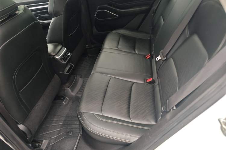 Used Geely Auto Emgrand 2022 4th Generation 1.5L CVT Luxury Model Left Rear Seat