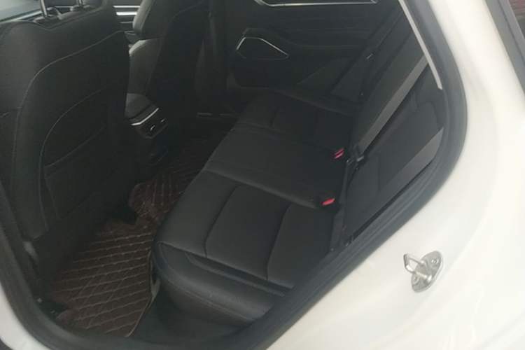 Used Geely Auto Emgrand 2022 4th Generation 1.5L CVT Luxury Model Left Rear Seat