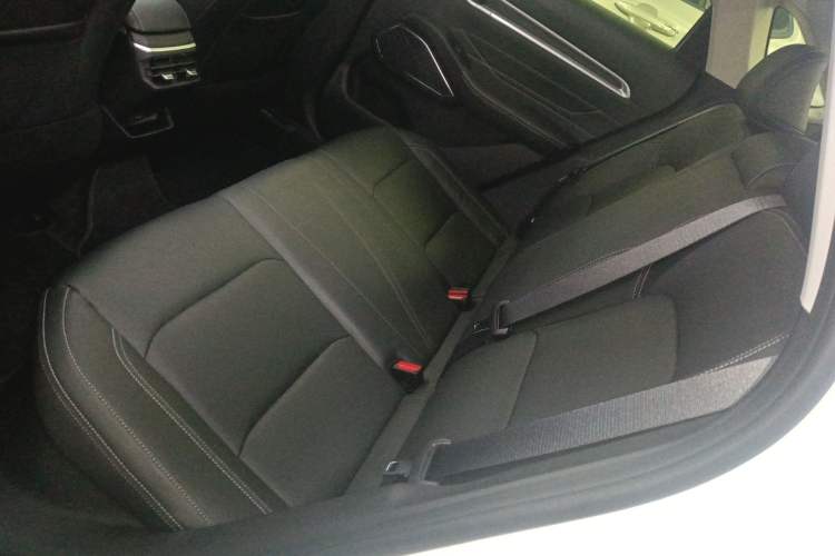 Used Geely Auto Emgrand 2022 4th Generation 1.5L CVT Luxury Model Left Rear Seat