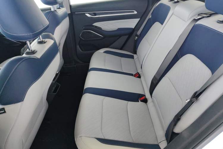 Used Geely Auto Emgrand 2022 4th Generation 1.5L CVT Flagship Model Left Rear Seat