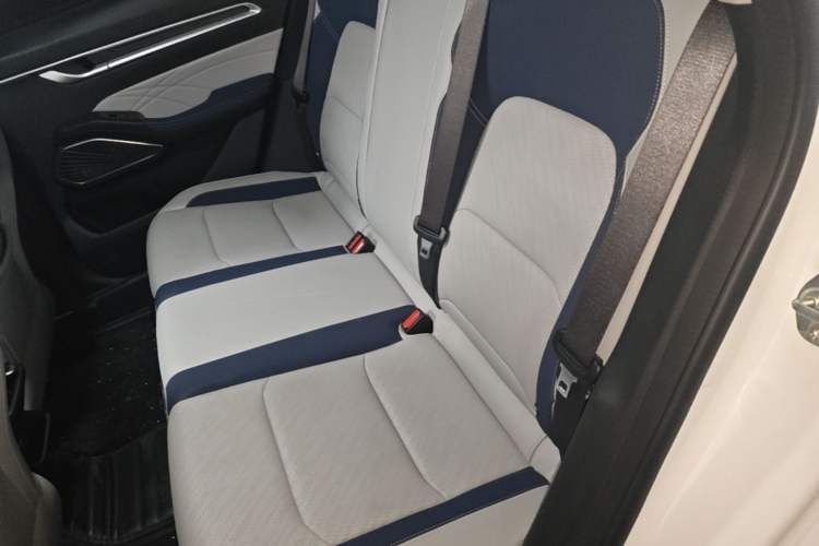 Used Geely Auto Emgrand 2022 4th Generation 1.5L CVT Flagship Model Left Rear Seat