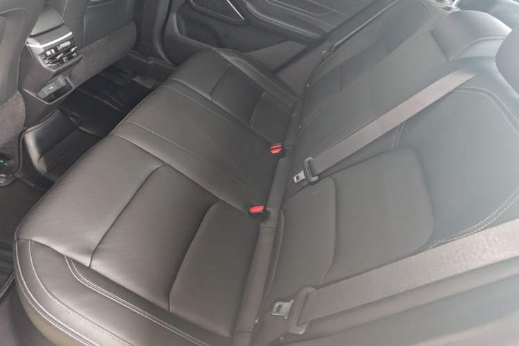 Used Geely Auto Emgrand 2022 4th Generation 1.5L CVT Luxury Model Left Rear Seat