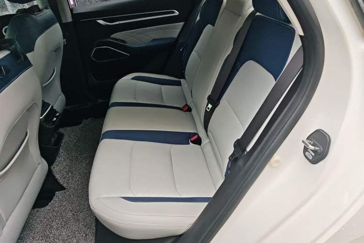 Used Geely Auto Emgrand 2022 4th Generation 1.5L CVT Flagship Model Left Rear Seat