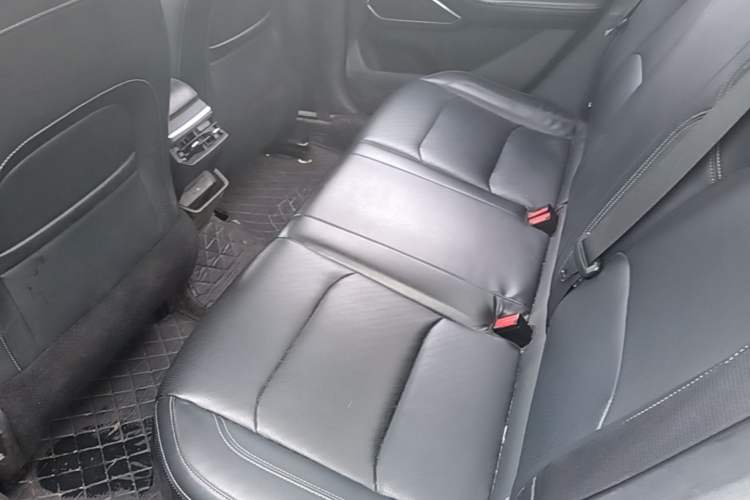 Used Geely Auto Emgrand 2022 4th Generation 1.5L CVT Luxury Model Left Rear Seat