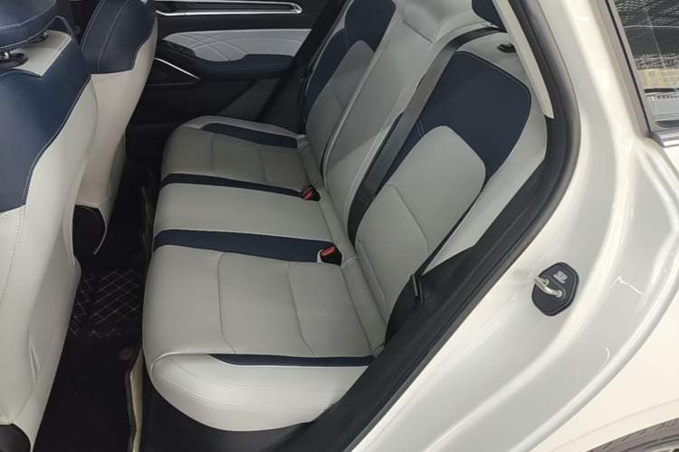 Used Geely Auto Emgrand 2022 4th Generation 1.5L CVT Flagship Model Left Rear Seat