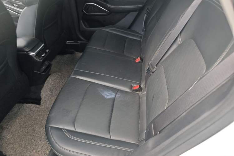 Used Geely Auto Emgrand 2022 4th Generation 1.5L CVT Luxury Model Left Rear Seat