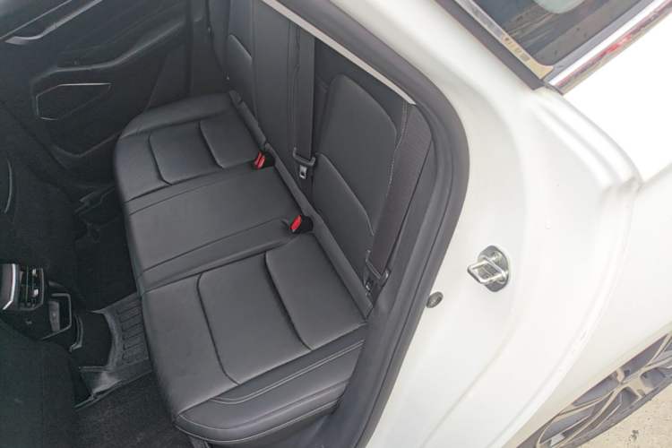 Used Geely Auto Emgrand 2022 4th Generation 1.5L CVT Luxury Model Left Rear Seat
