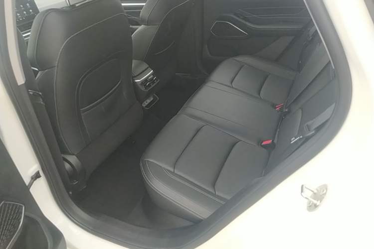 Used Geely Auto Emgrand 2022 4th Generation 1.5L CVT Luxury Model Left Rear Seat