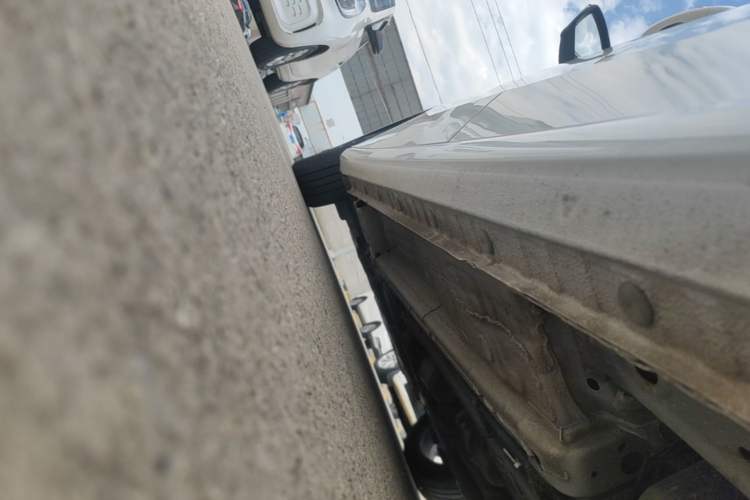 Used Geely Auto Emgrand 2022 4th Generation 1.5L CVT Flagship Model Left Side Sill