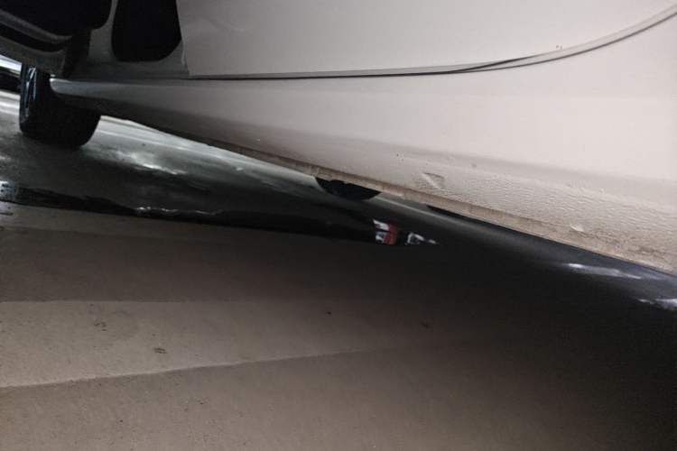 Used Geely Auto Emgrand 2022 4th Generation 1.5L CVT Flagship Model Left Side Sill