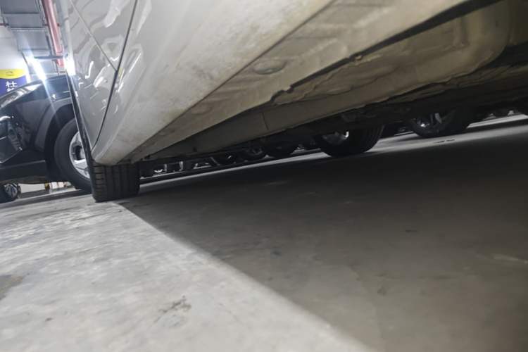 Used Geely Auto Emgrand 2022 4th Generation 1.5L CVT Flagship Model Left Side Sill