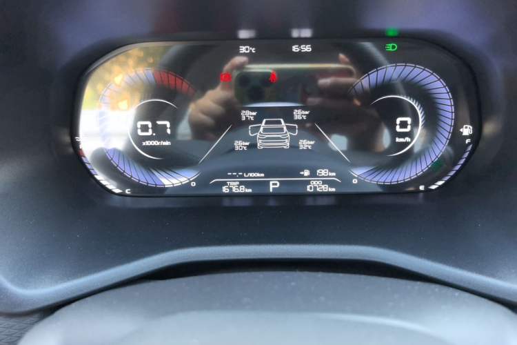 Used Geely Auto Emgrand 2022 4th Generation 1.5L CVT Luxury Model Odometer Close Up