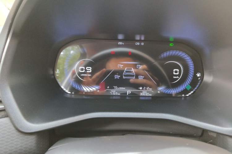 Used Geely Auto Emgrand 2022 4th Generation 1.5L CVT Luxury Model Odometer Close Up