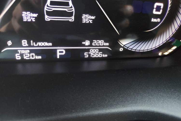 Used Geely Auto Emgrand 2022 4th Generation 1.5L CVT Luxury Model Odometer Close Up