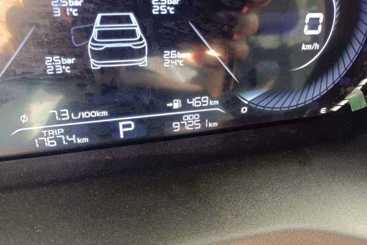 Used Geely Auto Emgrand 2022 4th Generation 1.5L CVT Luxury Model Odometer Close Up