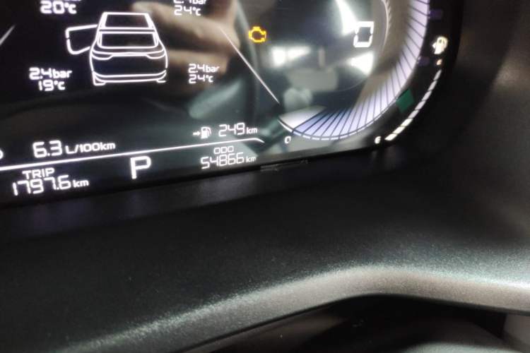 Used Geely Auto Emgrand 2022 4th Generation 1.5L CVT Flagship Model Odometer Close Up