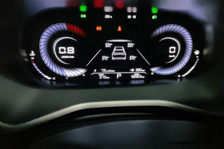 Used Geely Auto Emgrand 2022 4th Generation 1.5L CVT Luxury Model Odometer Close Up