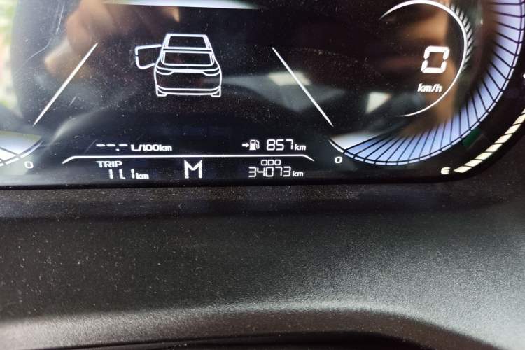 Used Geely Auto Emgrand 2022 4th Generation 1.5L Manual Elite Model Odometer Close Up