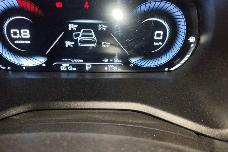 Used Geely Auto Emgrand 2022 4th Generation 1.5L CVT Luxury Model Odometer Close Up