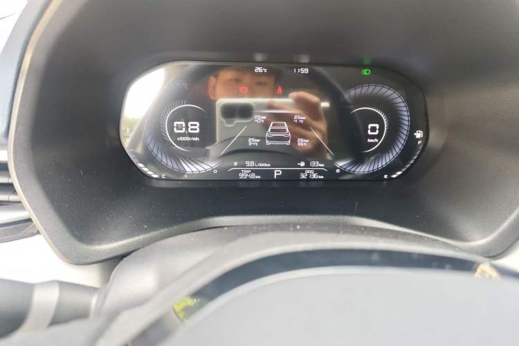 Used Geely Auto Emgrand 2022 4th Generation 1.5L CVT Flagship Model Odometer Close Up