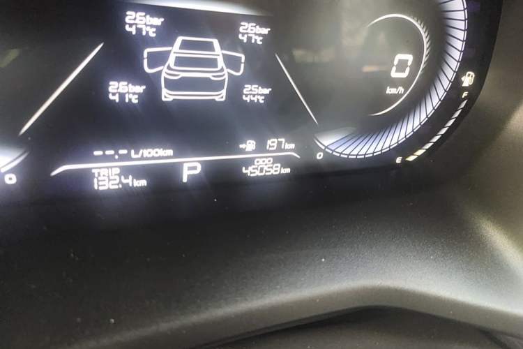 Used Geely Auto Emgrand 2022 4th Generation 1.5L CVT Luxury Model Odometer Close Up