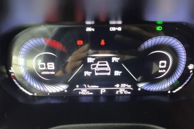 Used Geely Auto Emgrand 2022 4th Generation 1.5L CVT Flagship Model Odometer Close Up