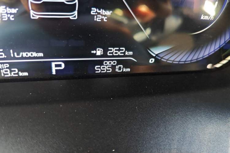 Used Geely Auto Emgrand 2022 4th Generation 1.5L CVT Luxury Model Odometer Close Up