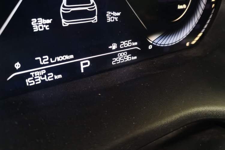 Used Geely Auto Emgrand 2022 4th Generation 1.5L CVT Elite Model Odometer Close Up