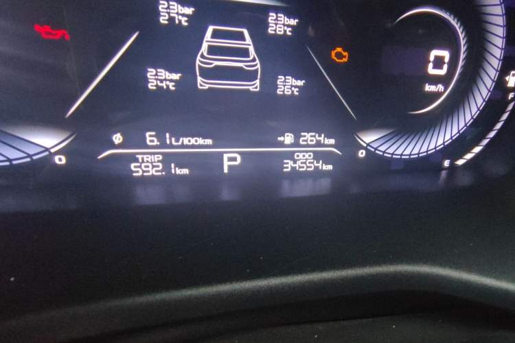 Used Geely Auto Emgrand 2022 4th Generation 1.5L CVT Luxury Model Odometer Close Up