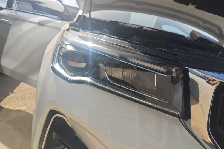Used Geely Auto Emgrand 2022 4th Generation 1.5L CVT Flagship Model Right Front Headlight