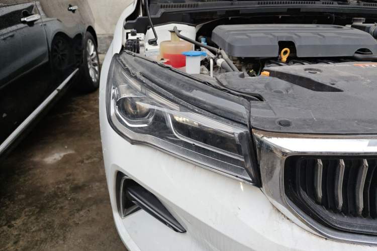 Used Geely Auto Emgrand 2022 4th Generation 1.5L CVT Flagship Model Right Front Headlight