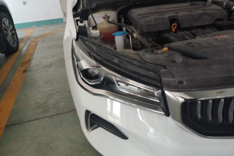 Used Geely Auto Emgrand 2022 4th Generation 1.5L CVT Luxury Model Right Front Headlight