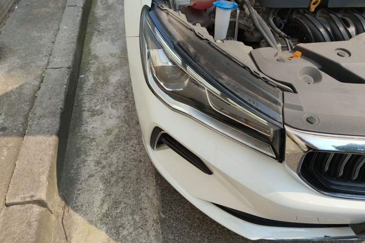 Used Geely Auto Emgrand 2022 4th Generation 1.5L CVT Luxury Model Right Front Headlight