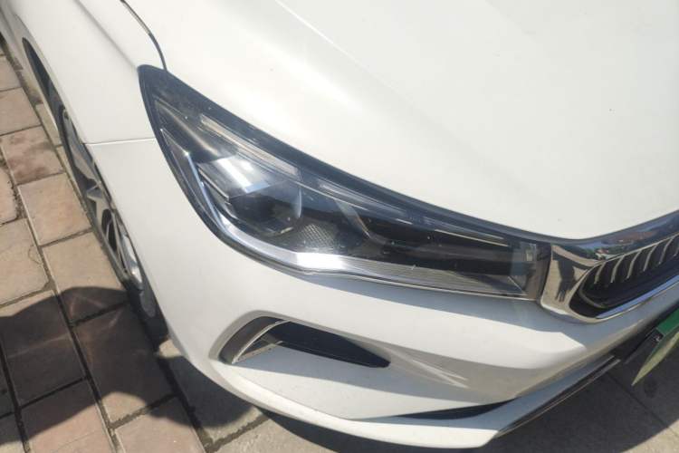 Used Geely Auto Emgrand 2022 4th Generation 1.5L CVT Flagship Model Right Front Headlight