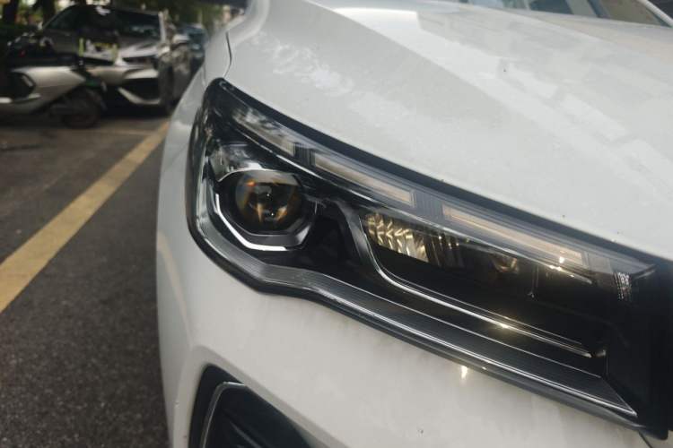 Used Geely Auto Emgrand 2022 4th Generation 1.5L CVT Luxury Model Right Front Headlight