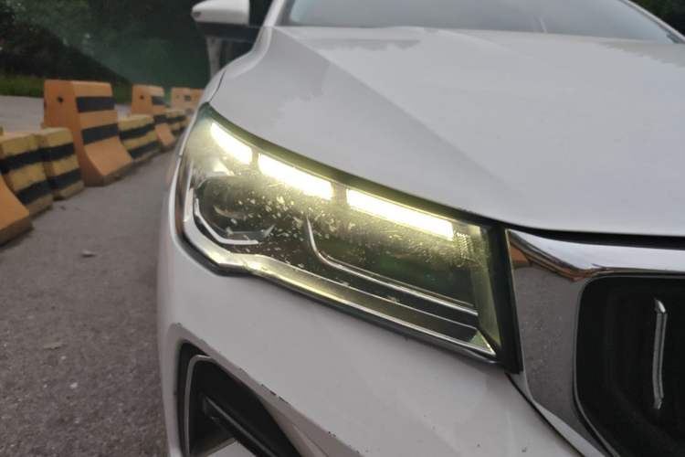 Used Geely Auto Emgrand 2022 4th Generation 1.5L CVT Luxury Model Right Front Headlight