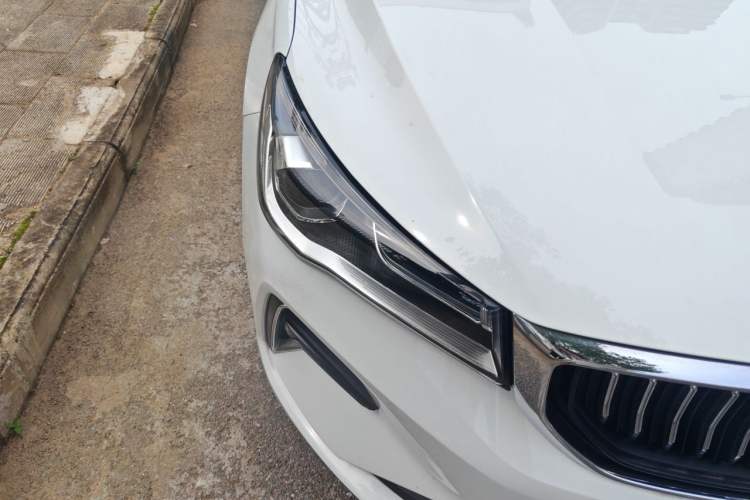 Used Geely Auto Emgrand 2022 4th Generation 1.5L Manual Elite Model Right Front Headlight