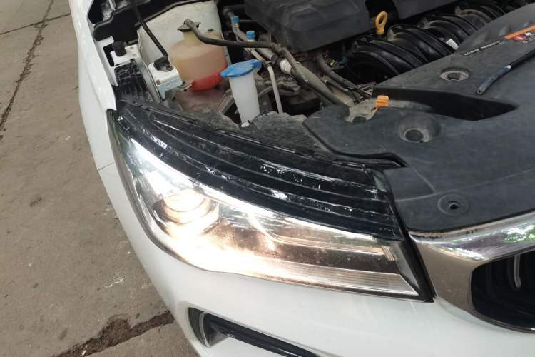 Used Geely Auto Emgrand 2022 4th Generation 1.5L CVT Elite Model Right Front Headlight