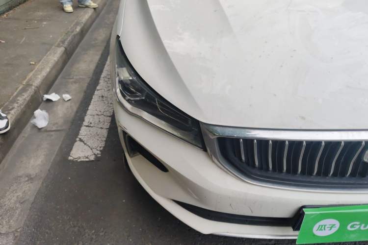 Used Geely Auto Emgrand 2022 4th Generation 1.5L CVT Flagship Model Right Front Headlight